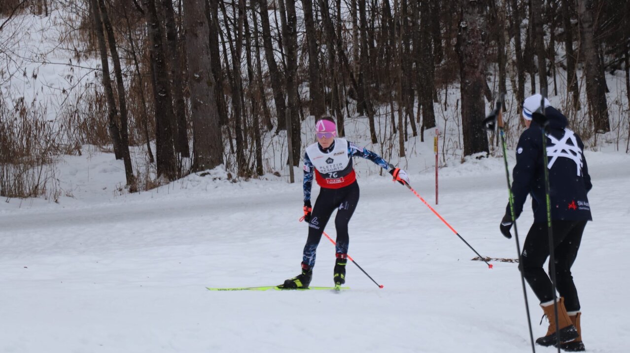 Livia Kehrer wird von ihrem Vater Martin angefeuert | © SkiAustria OOE